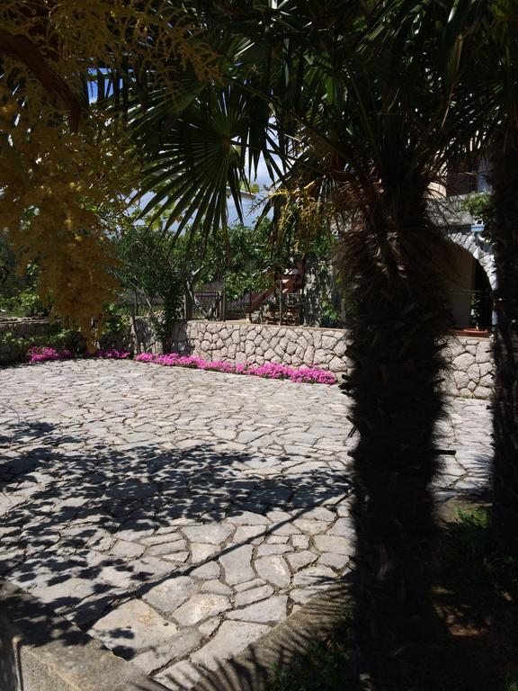 Apartments Nina Omišalj Exterior foto