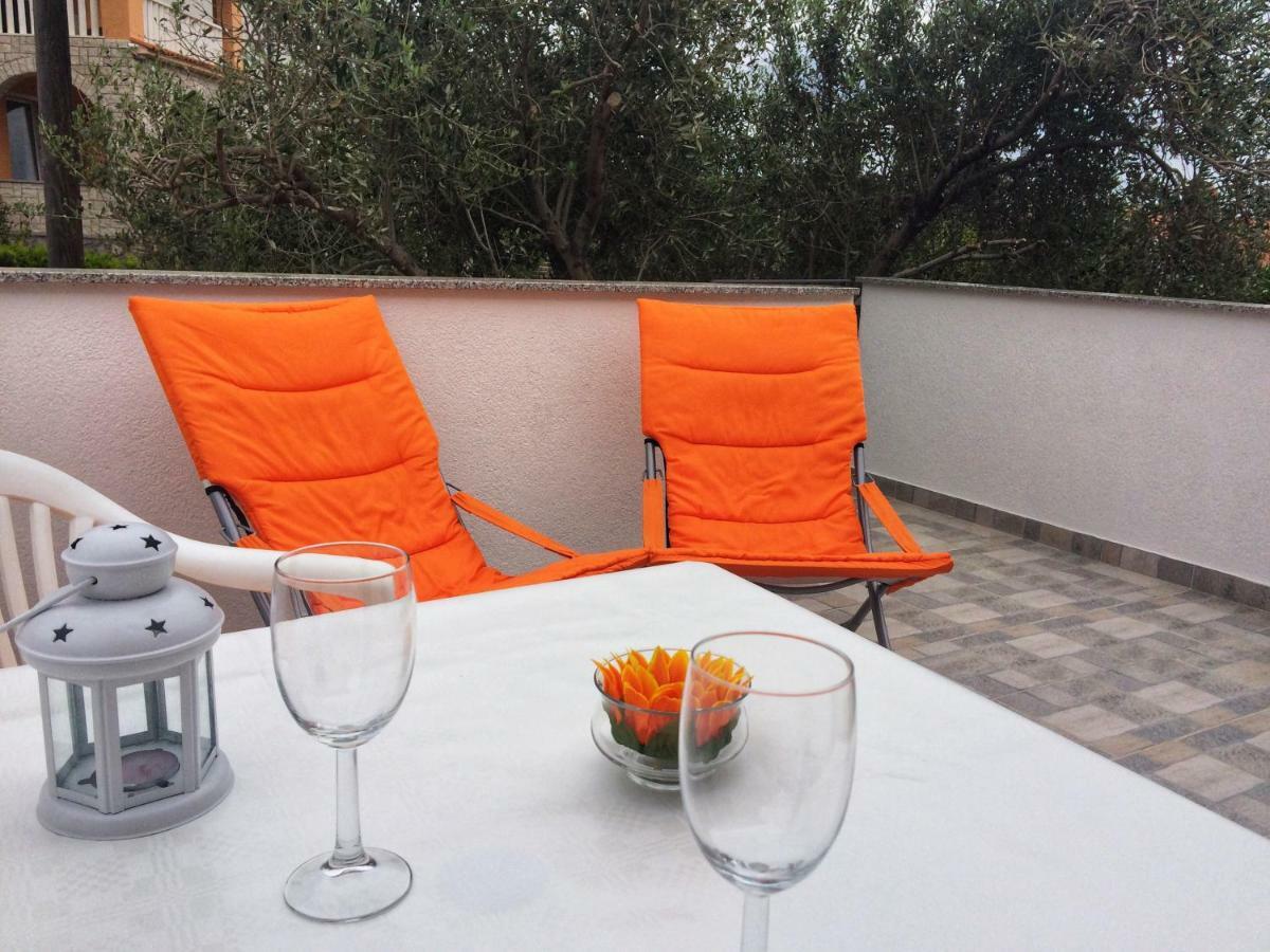 Apartments Nina Omišalj Exterior foto